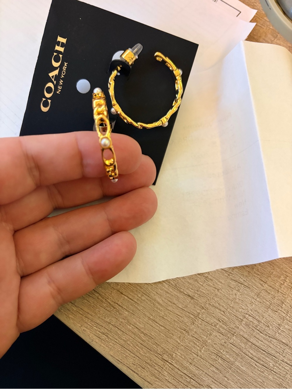 Coach Gold-Tone Signature C Chain Link Hoop Earrings – New Without Tags - Picture 2 of 2